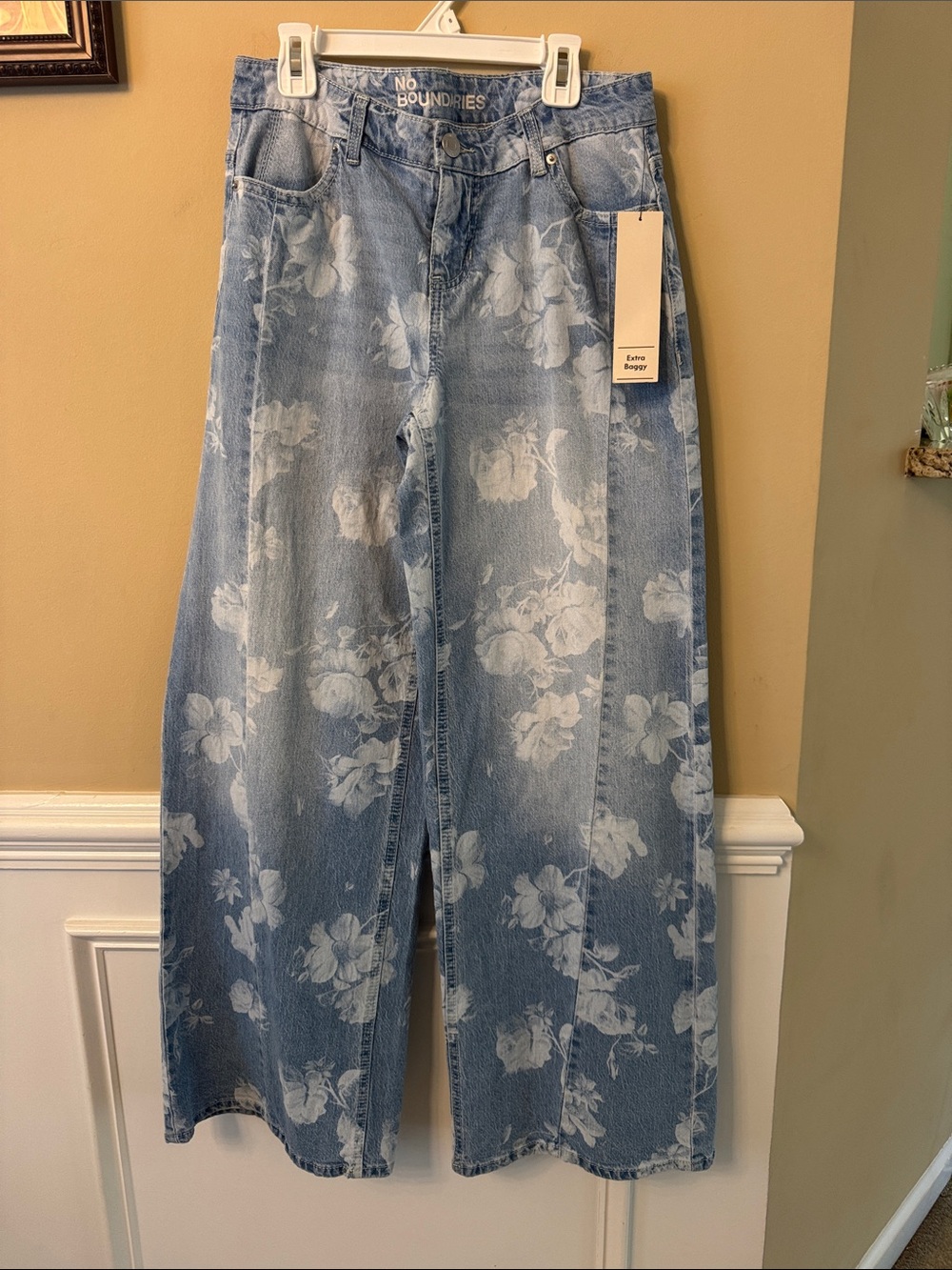 No Boundaries Light Blue Floral Wide-Leg xtra Baggy Jeans